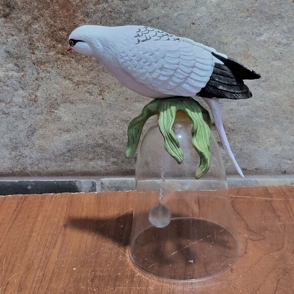Seagull Bird Figurine on Crystal Glass Bell Silver Tone Chain Glass Ball - Picture 3 of 9